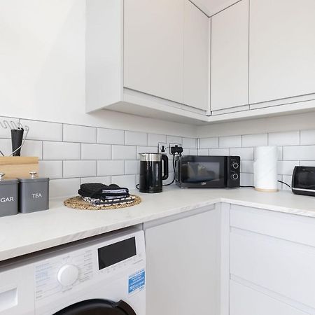 Beautifully Presented Newly Renovated City-Centre Apartment In チェルトナム エクステリア 写真