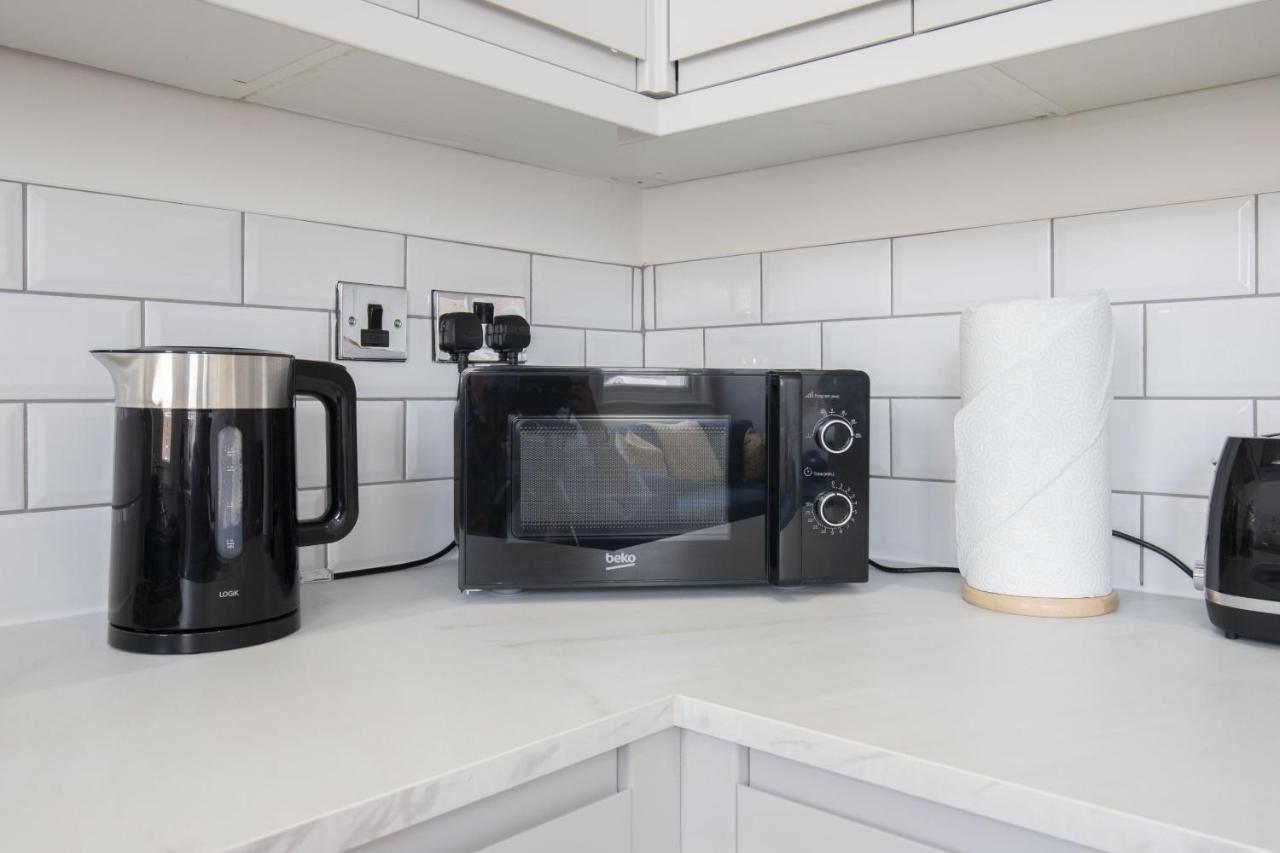 Beautifully Presented Newly Renovated City-Centre Apartment In チェルトナム エクステリア 写真