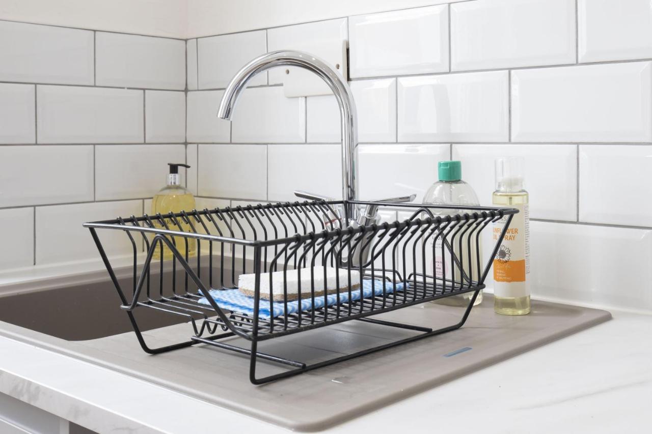 Beautifully Presented Newly Renovated City-Centre Apartment In チェルトナム エクステリア 写真