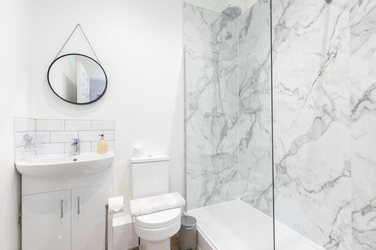 Beautifully Presented Newly Renovated City-Centre Apartment In チェルトナム エクステリア 写真