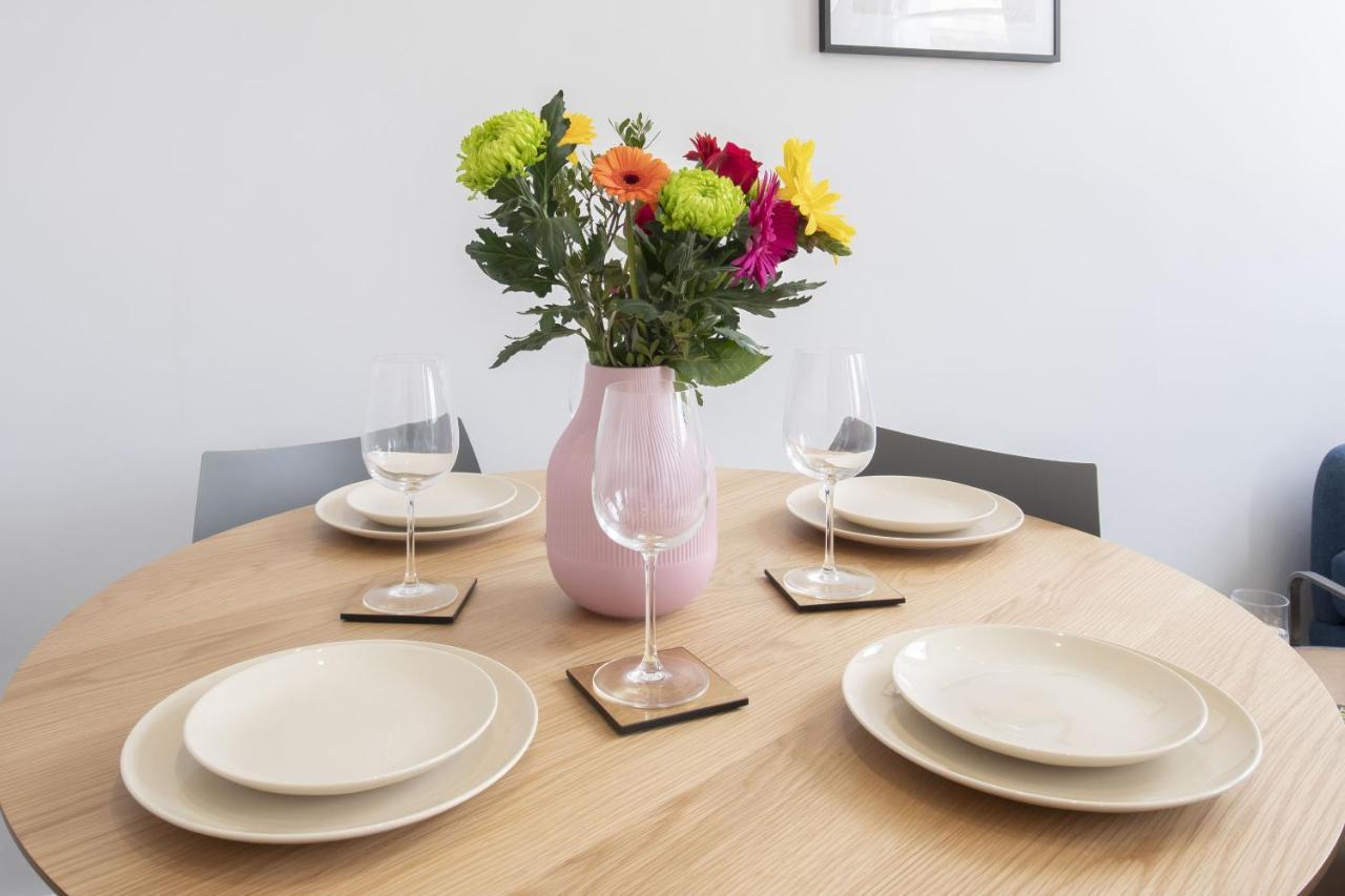 Beautifully Presented Newly Renovated City-Centre Apartment In チェルトナム エクステリア 写真
